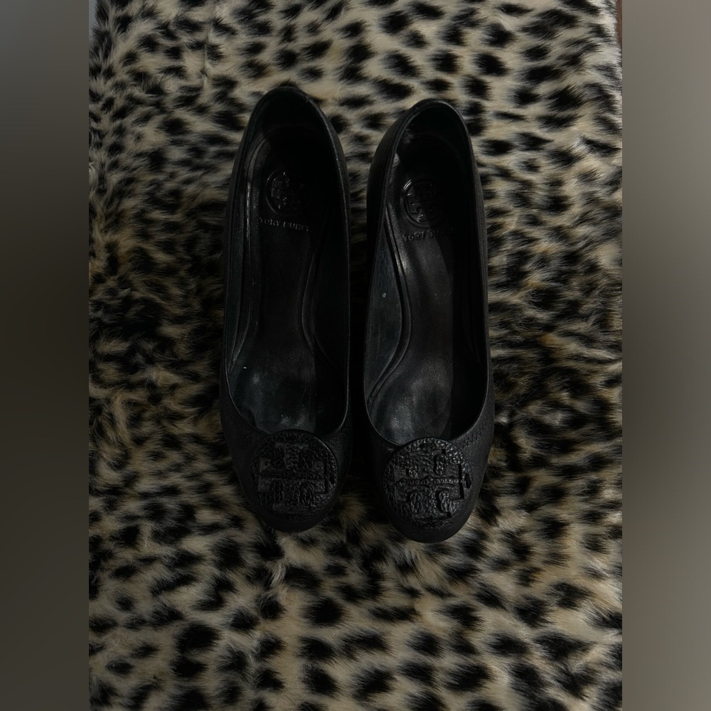 Tory Burch Kitty Tumbled Black Leather Slip-on wedges